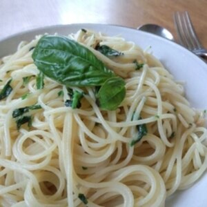 ハーブが香る♪【バジルソースのスパゲティ】